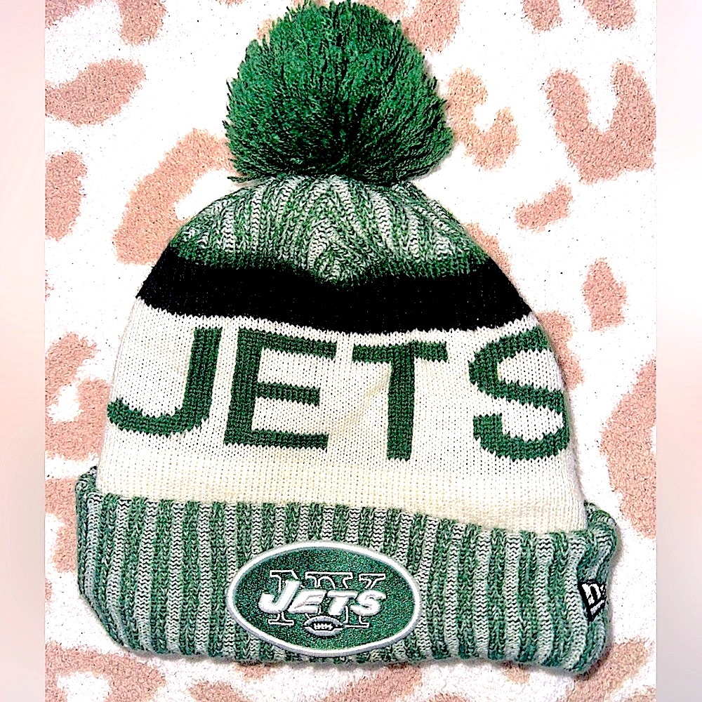 New Era  Green and White Jets Pom Beanie